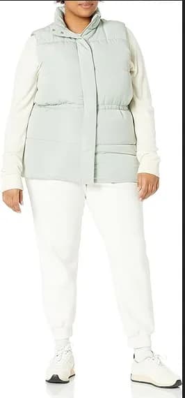 Amazon Aware Women's Relaxed-Fit Water Repellent Recycled Polyester Puffer Vest