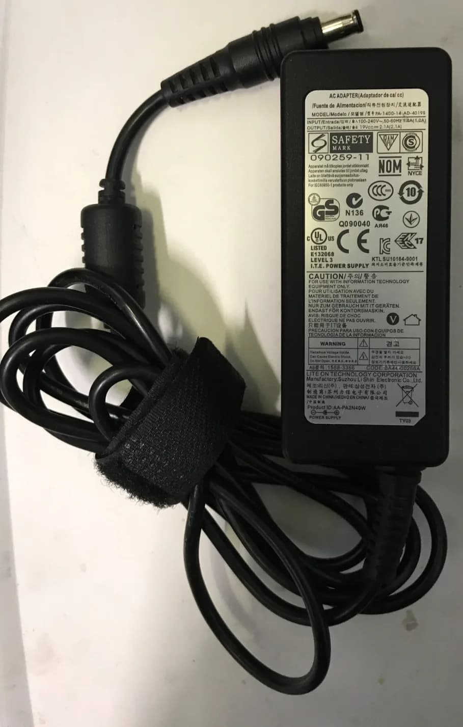 GENUINE LITE-On 19V 2.1A AC Adapter Laptop PA-1400-14 with UK Plug AD-4019S