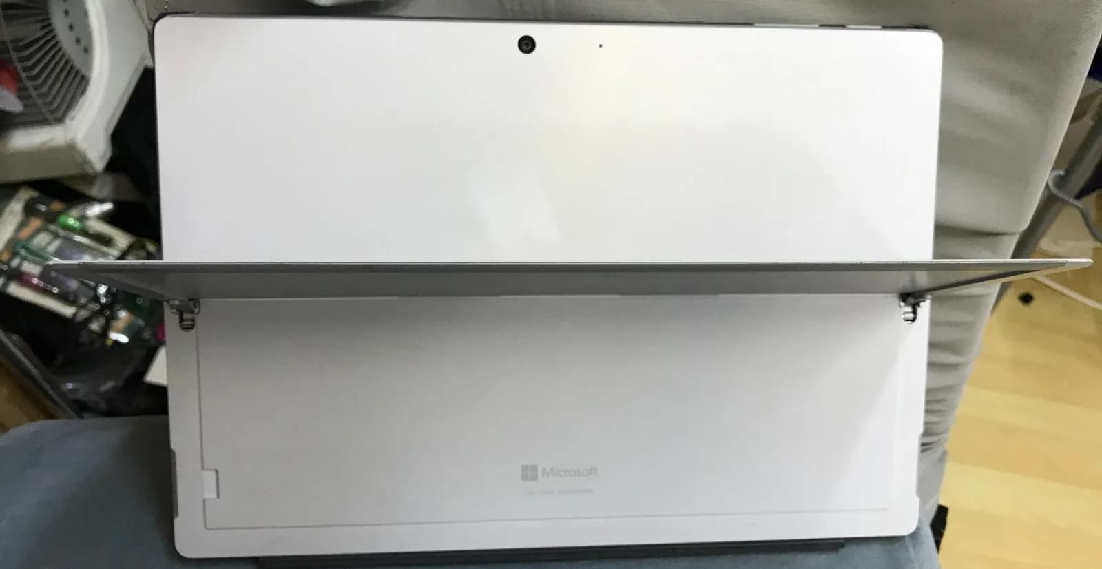 Microsoft Surface Pro 7 Model 1866 i5-1035G4 8GB RAM 256GB SSD – Smashed Screen