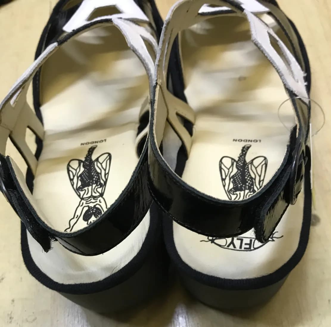 Fly London Women's Trul582fly Sandal Black & White EU 41 UK (8)