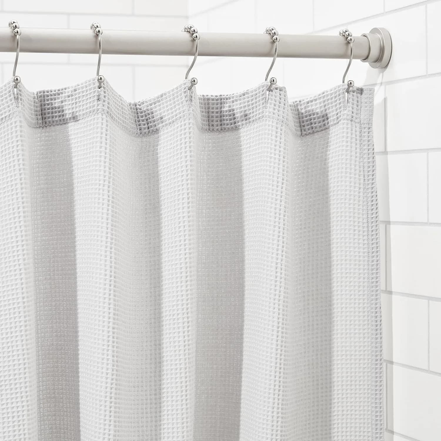 Amazon Basics Adjustable Indoor/Outdoor Tension Curtain Rod 91.4 to 137cm Nickel