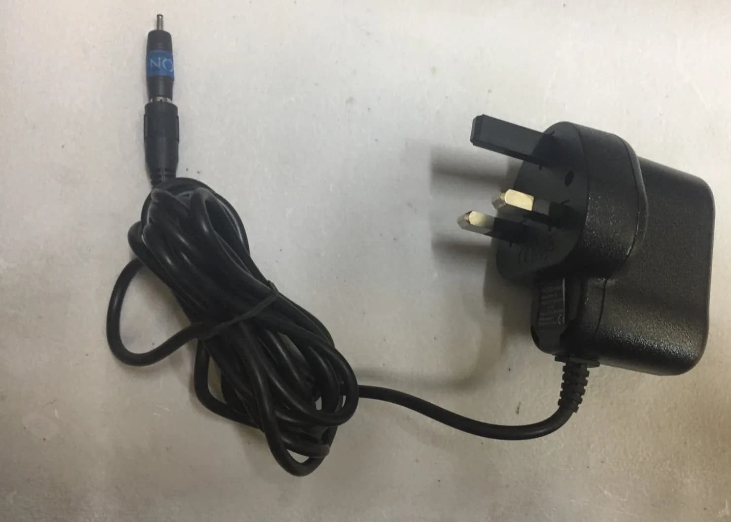 OLD NOKIA SMALL PIN REPLACEMENT CHARGER UK PLUG THIN PIN