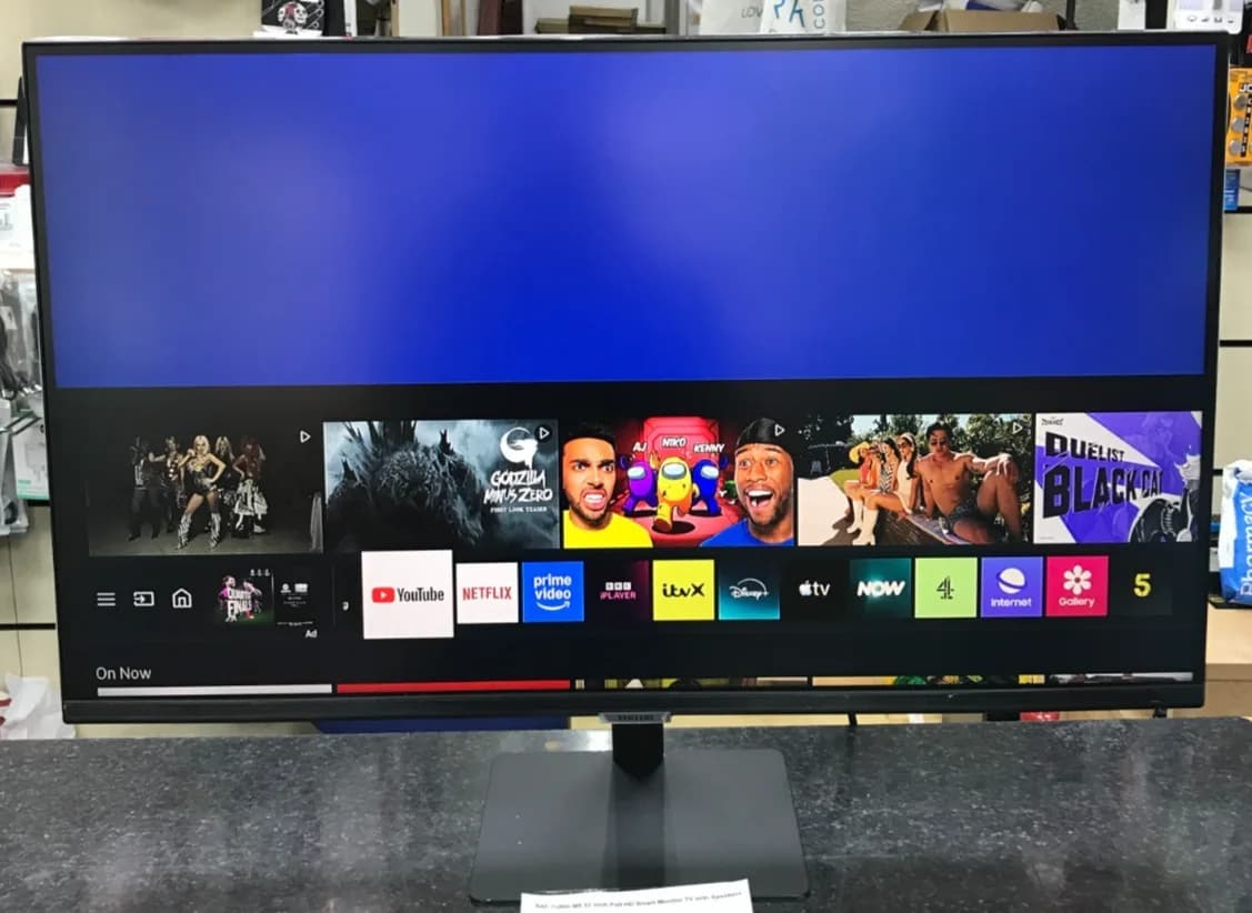 Samsung 32" Smart Monitor Immaculate Condition – Remote Included COLLECTION ONLY